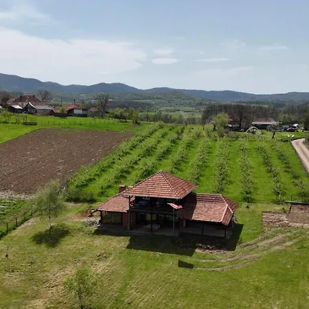 Milosev Kuca Na Jezeru *