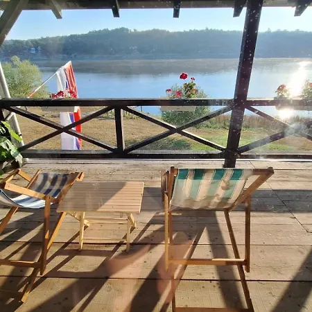 Milosev Kuca Na Jezeru Knic